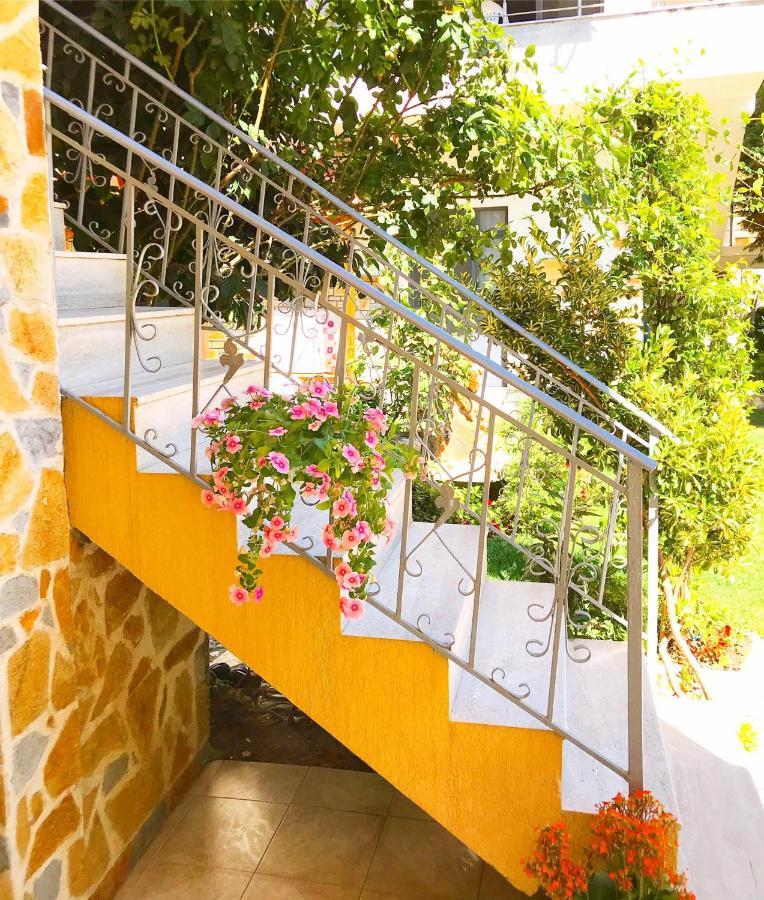 Vila Aliaj Luxury Apartment With 2 Rooms With Private Wonderful Terrace Durrës Zewnętrze zdjęcie