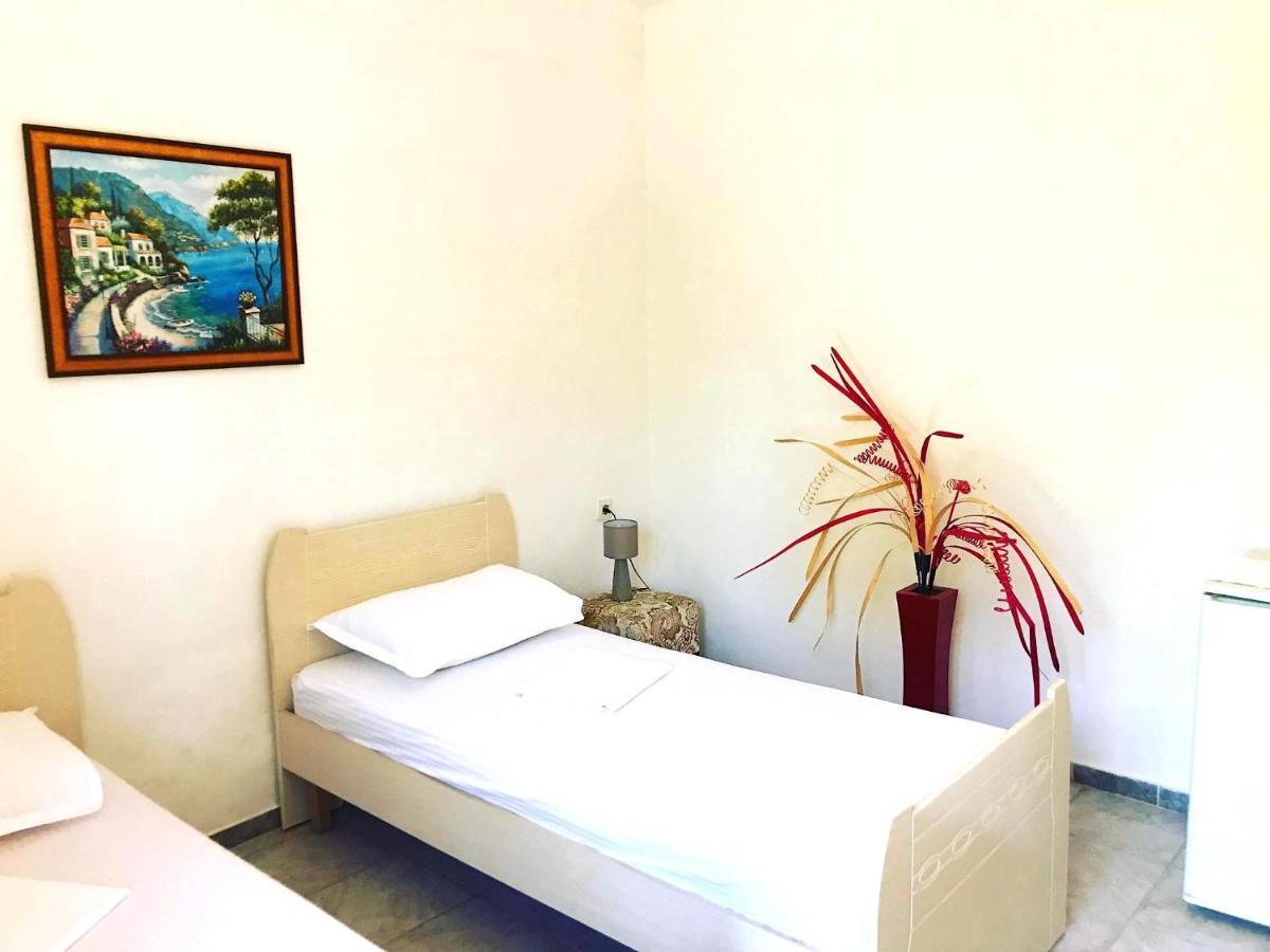 Vila Aliaj Luxury Apartment With 2 Rooms With Private Wonderful Terrace Durrës Zewnętrze zdjęcie