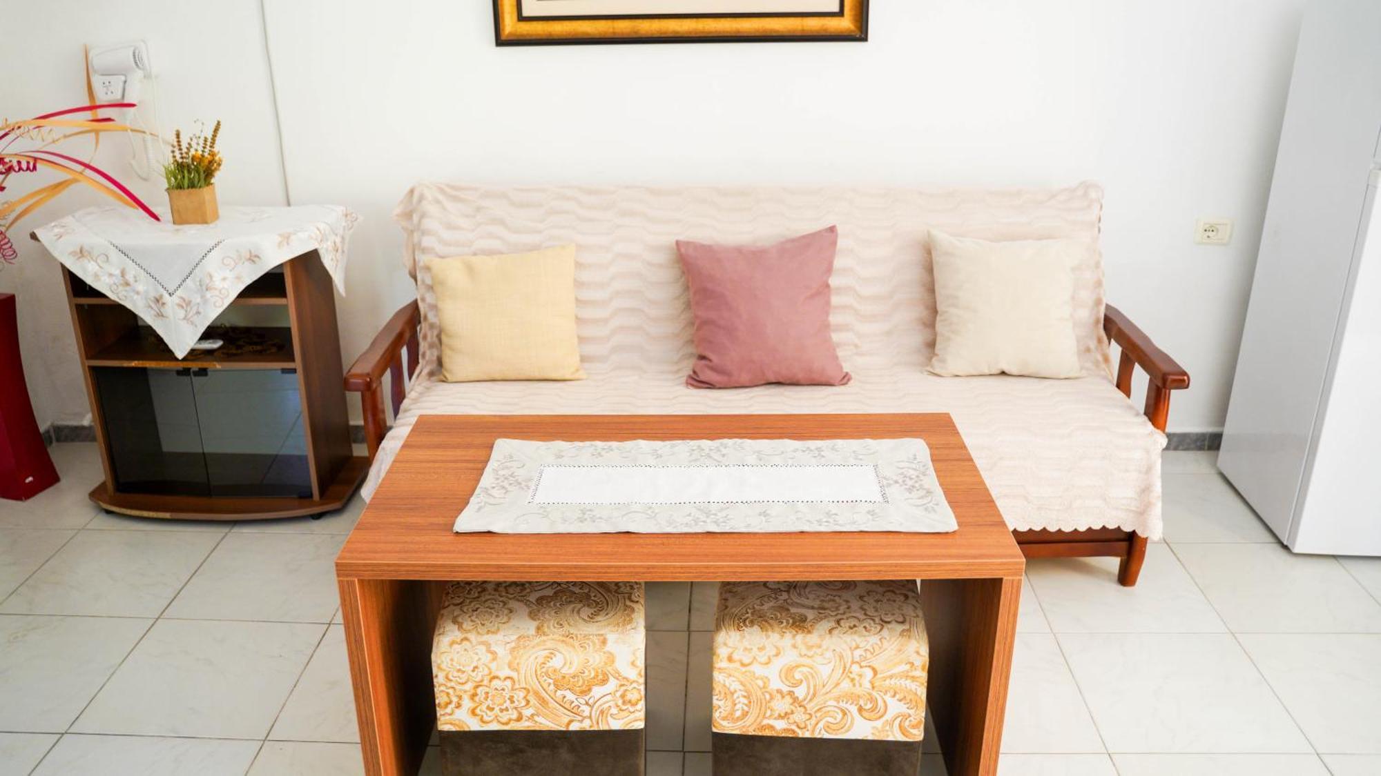 Vila Aliaj Luxury Apartment With 2 Rooms With Private Wonderful Terrace Durrës Zewnętrze zdjęcie